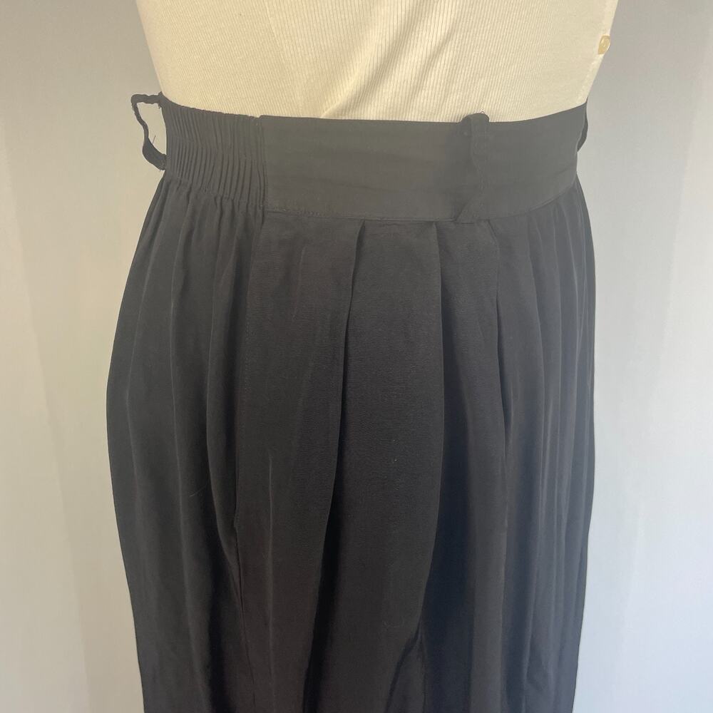 Vintage Pleated Skirt Size 16 Black Solid Midi ALine Minimal Academia Office 90s - Picture 3 of 13